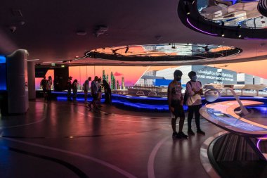 Dubai, BAE - 11.18.2021 ExPO 2020 Opportunity bölgesi. DP dünya pavyonunun içinde