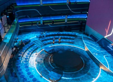 Dubai, BAE - 11.18.2021 ExPO 2020 Opportunity bölgesi. DP dünya pavyonunun içinde