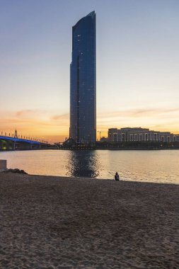 Dubai, BAE - 12.20.2021 Dubai D1 kulesi İş Sahası geçişi