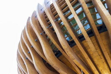 Modern yapının dış tasarımı.