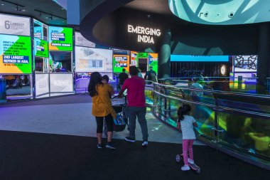 Dubai, BAE - 01.22.2021 - EXPO 2020 Hindistan pavyonunun içinde.