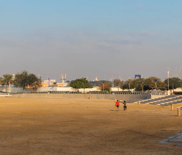 Dubai, BAE - 01.25.2022 Dubai su kanalı, Festival yürüyüşü