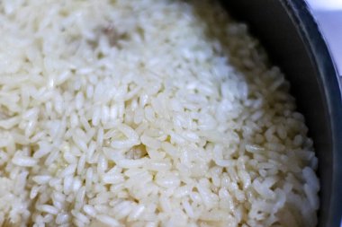 Pişmiş beyaz pirinç yakın çekim