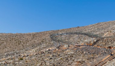 Dağlardaki açık hava hız treni eğlencesi.