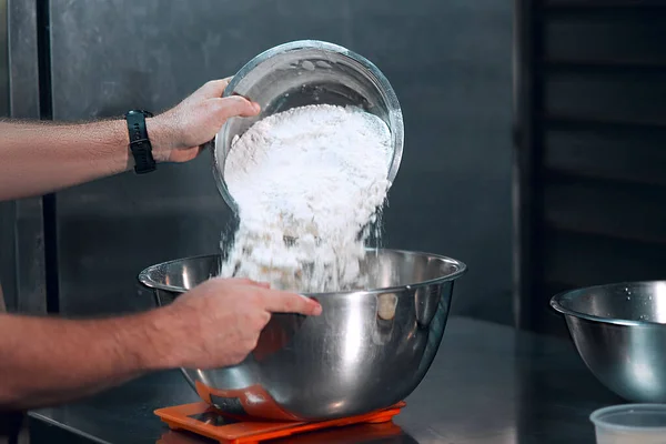 Bowl Pizza Flour Poured Mixed Chef Restaurant — Stock Photo, Image