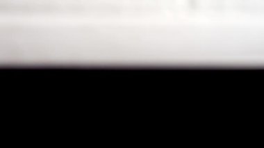 El Salvador 'un ağız sulandıran fasulye ve peynir karışımıyla doldurulmuş nefis pupalarının macro yakın çekim videosu el yazısıyla servis ediliyor.