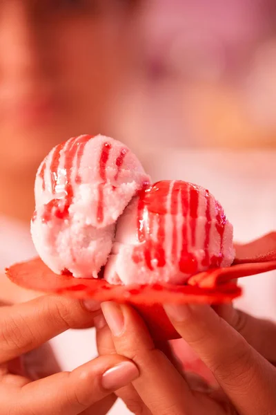 Close Photo Strawberry Vanilla Ice Cream Isolated — ストック写真