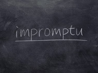 Tahta arka planda doğaçlama konsept kelime