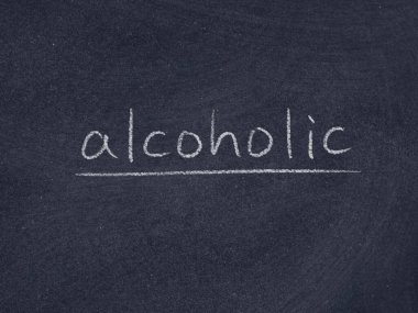 karatahta arka planında alkolik kavramı