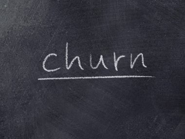 Karatahta arkaplanındaki çalkantılı kelime