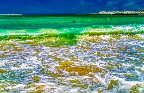 Θάλασσα Κύματα Αφρό Και Άμμο Παραλία Κατά Διάρκεια Θυελλώδη Ημέρα — Φωτογραφία Αρχείου