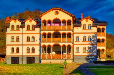 Gomionica, Bosna-Hersek, 20 Ekim 2020: Gomionica, Bosna-Hersek 'teki manastır dinlenme evi.