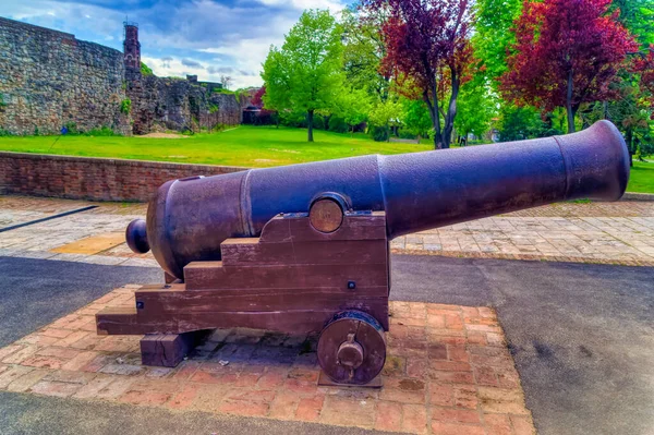 塞尔维亚贝尔格莱德Kalemegdan要塞的旧大炮 — 图库照片