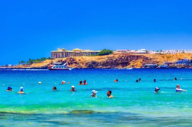Sharm el Sheikh, Mısır, 26 Temmuz 2021: Sharm el Sheikh, Mısır 'da günlük etkinlikler sırasında turistler.
