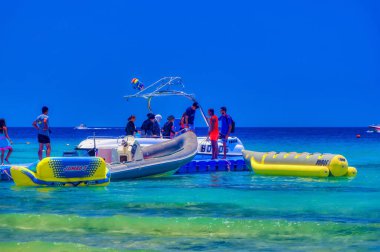 Sharm el Sheikh, Mısır, 26 Temmuz 2021: Sharm el Sheikh, Mısır 'da günlük etkinlikler sırasında turistler.