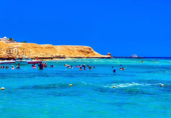 Sharm Sheikh Egyiptom Július 2021 Turisták Napi Tevékenységek Során Strandon — Stock Fotó