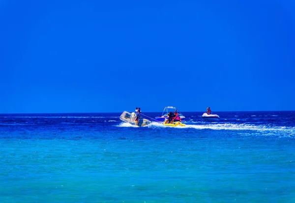 Sharm Sheikh Egypt Července 2021 Turisté Během Denních Aktivit Pláži — Stock fotografie