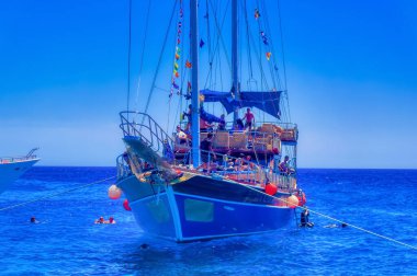 Sharm el Sheikh, Mısır, 26 Temmuz 2021: Sharm el Sheikh, Mısır 'da günlük deniz yolculuğu sırasında dalış gezisi.