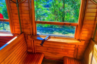 Mokra Gora, Sırbistan, 13 Eylül 2021: Sırbistan 'ın Mokra Gora kentindeki eski trenin içi.