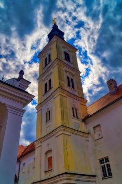 Krusedol Köyü, Sırbistan, 21 Eylül 2021: Krusedol Sırp Ortodoks Manastırı, Krusedol Köyü, Sırbistan.