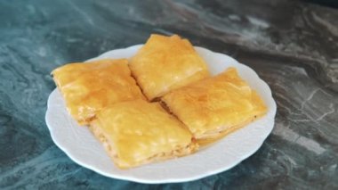 Türkiye 'deki Baklava' nın yakın çekim görüntüsü. 4K Görüntü