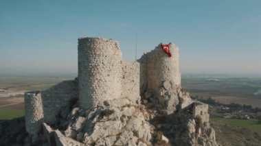Adana 'daki Yilan Kalesi' nin havadan görüntüsü. Türkiye 'de 4K Görüntüsü