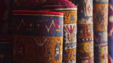 Geleneksel Türk halısına yakından bak. Türkiye 'de 4K Görüntüsü