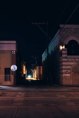 Las Vegas, ABD 'de gece vakti karanlık bir sokak. Yüksek kalite fotoğraf