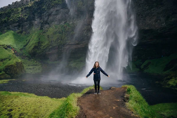 Seljalandsfoss Uma Cachoeira Linda Turística Sul Islândia Foto Alta Qualidade — Fotografia de Stock