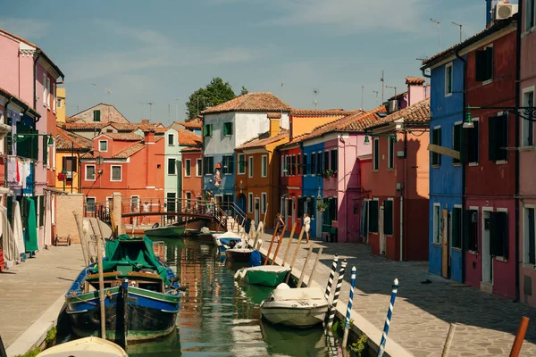 Бурано Италия Nov 2021 View Colorful Venetian Houses Canal Высокое — стоковое фото