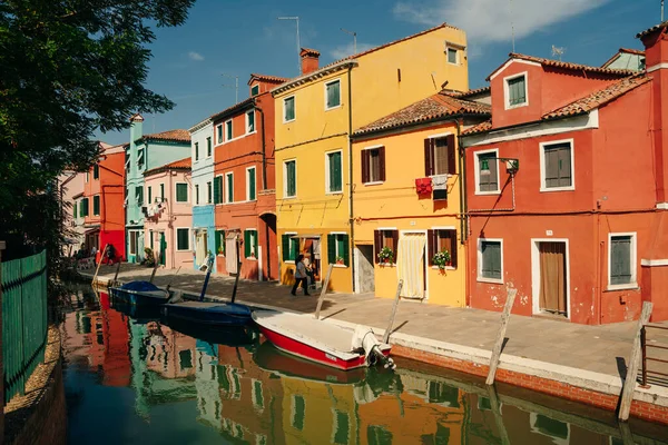 Бурано Италия Nov 2021 View Colorful Venetian Houses Canal Высокое — стоковое фото