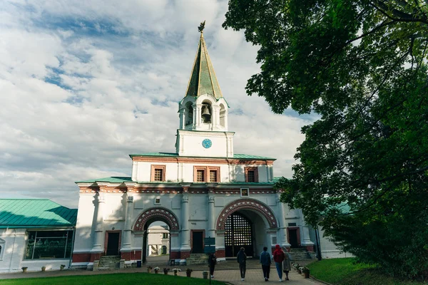 Moscú Rusia Nov 2021 Iglesia Ascensión Del Señor Kolomenskoye Contra —  Fotos de Stock