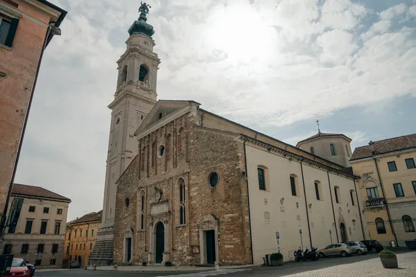 Domy Krásného Města Belluno Provincii Benátsko Severní Itálie Kvalitní Fotografie — Stock fotografie