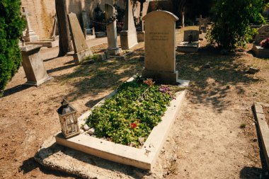 VENICE, İtalya - Kasım, 2021 Joseph Brodsky 'nin mezarı üzerinde mezar taşı. Yüksek kalite fotoğraf