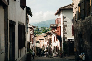 Saint Jean Pied de Port, Camino de Santiago, Fransa, UNESCO 'nun geleneksel başlangıç noktasıdır - Santiago de Compostela' ya Pilgrim Yolu. Yüksek kalite fotoğraf