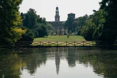  Milan, İtalya - NOV, 2021 Sant 'Ambrogio Bazilikası, en eski kiliselerden biri. Yüksek kalite fotoğraf