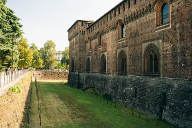  Milan, İtalya - NOV, 2021 Sant 'Ambrogio Bazilikası, en eski kiliselerden biri. Yüksek kalite fotoğraf
