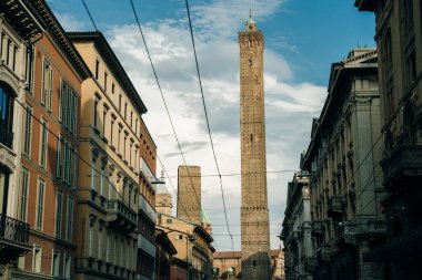 Asinelli Kulesi, İtalya 'nın Bologna kentinin en büyük manzaralarından biri. Yüksek kalite fotoğraf