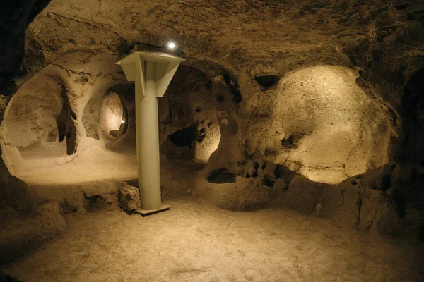 CAPPADOCIA, TURKEY - Kasım 2021 Yeraltı şehri Mazikoy veya Mazi, Kapadokya, Türkiye