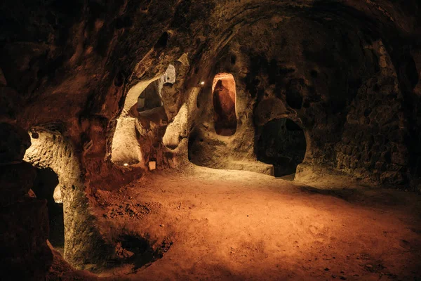 CAPPADOCIA, TURKEY - Kasım 2021 Yeraltı şehri Mazikoy veya Mazi, Kapadokya, Türkiye