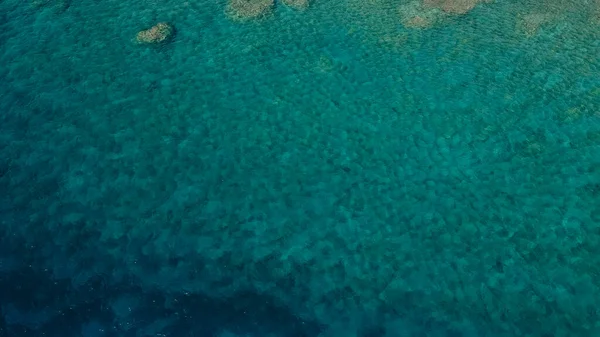 Vista Aérea Mujer Nadadora Amanecer Maldivas Mar Mediterráneo Agua Transparente — Foto de Stock