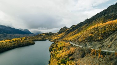 Sonbahar zamanı matanuska nehri, Alaska, ABD. Yüksek kalite fotoğraf
