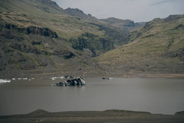 Skaftafell Glacier Landscape Svinafell Iceland Pozadí Zelených Hor Kvalitní Fotografie — Stock fotografie