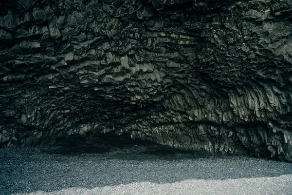 Вид Печеру Халсанефшельєр Чорному Піщаному Пляжі Рейно Поблизу Віка Південній — стокове фото
