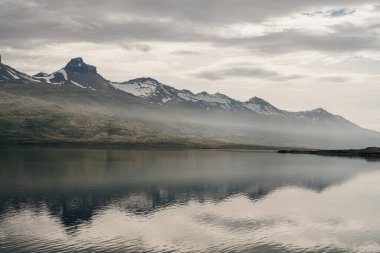 İzlanda 'da çarpıcı bir İzlanda manzarası. Yüksek kalite fotoğraf