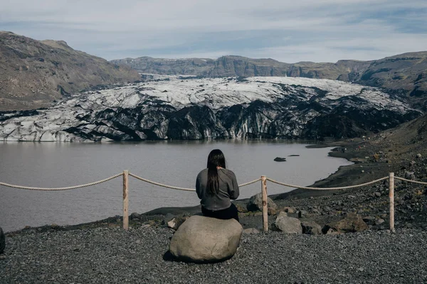 Paesaggio Ghiacciaio Skaftafell Svinafell Islanda Sullo Sfondo Montagne Verdi Foto — Foto Stock