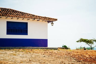 Barichara, Kolombiya - 4 Temmuz 2020: Barichara 'daki kaldırım taşı sokakları. Yüksek kalite fotoğraf