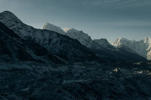 Gokyo Den Dağların Manzarası Himalayalar Karlı Dağlar Açık Gökyüzü Nepal — Stok fotoğraf