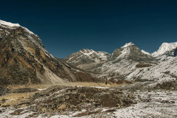 Gokyo Den Dağların Manzarası Himalayalar Karlı Dağlar Açık Gökyüzü Nepal — Stok fotoğraf