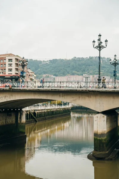Residential Houses Embankment Ibaizabal River Bilbao Spain Dec 2021 High — Stock Photo, Image